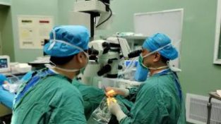 西北首例国产人工角膜手术在西安成功实施