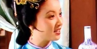 红楼梦：王熙凤和贾蓉年纪相仿，怎么会从小儿和贾珍在一处淘气呢