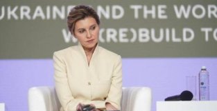 乌克兰第一夫人出席2022年基辅峰会，表请略显沉重，但气质仍出众