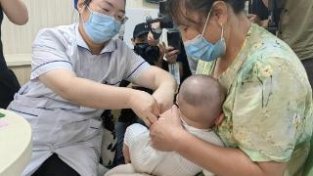 国内首个四价流脑结合疫苗开启首针接种