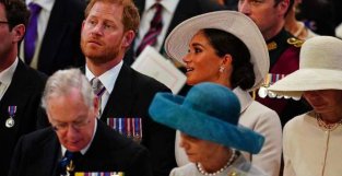 太尴尬：梅根参加庆典时耍心机，要坐“好位置”，女王祖母不准