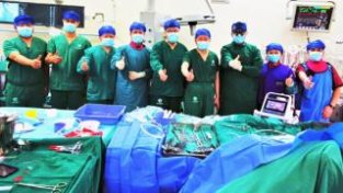 全国首创！武汉团队完成微创体外人工心脏置入手术