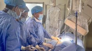 烟台业达医院完成国内首批、烟台首例新一代无导线双腔起搏器植入手术