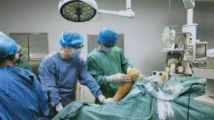 无需二次手术！胜利油田中心医院成功开展一例关节镜微创治疗粉碎新骨折手术