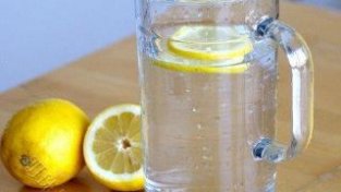皮肤过敏，喝柠檬水可以吗？