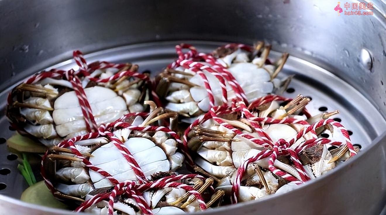 蒸螃蟹：冷水热水有讲究，错一步味不鲜，肉不嫩，蟹黄流失