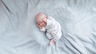 孕妇睡姿问题，可不可以右侧睡？
