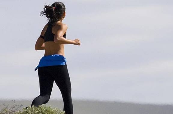 长期跑步会延缓衰老，还是加速衰老？为什么有的人越跑越年轻？