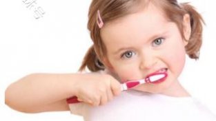 专家告诉你，正确的刷牙方式是什么？