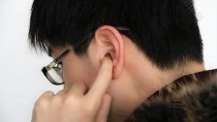 挖出来的耳屎很大有什么危害？会影响听力吗？一文为你解密