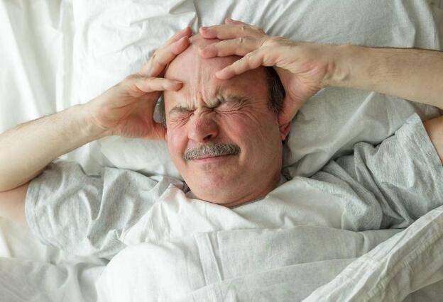 脑梗来临，睡觉先知？医生提醒：睡觉出现“5个异常”，小心脑梗