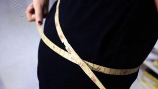 节食能否减肥？30岁女子坚持过午不食，换来了什么？不妨看看