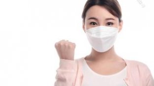 长期佩戴不偷气的口罩导致MAO孔堵塞长痘？该如何消除呢？