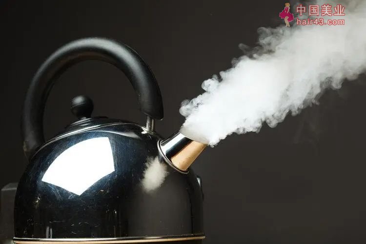 长期喝"电热水壶"烧的水，不但损害神经还会致癌？