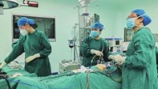 29岁女孩来济旅游陷入昏M市五院微创手术助其转危为安