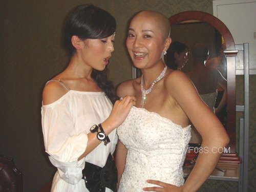 《光头美女》热播 车永莉苏岩展开“断背情”