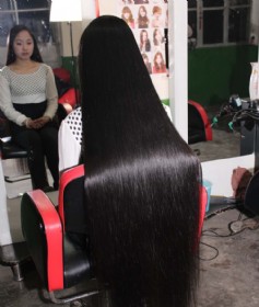 新疆轮台县举办"长长的头发飘起来,勤劳的双手动起来