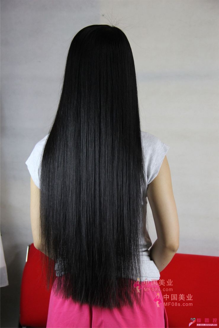 剪下美女又黑又顺的65cm长发